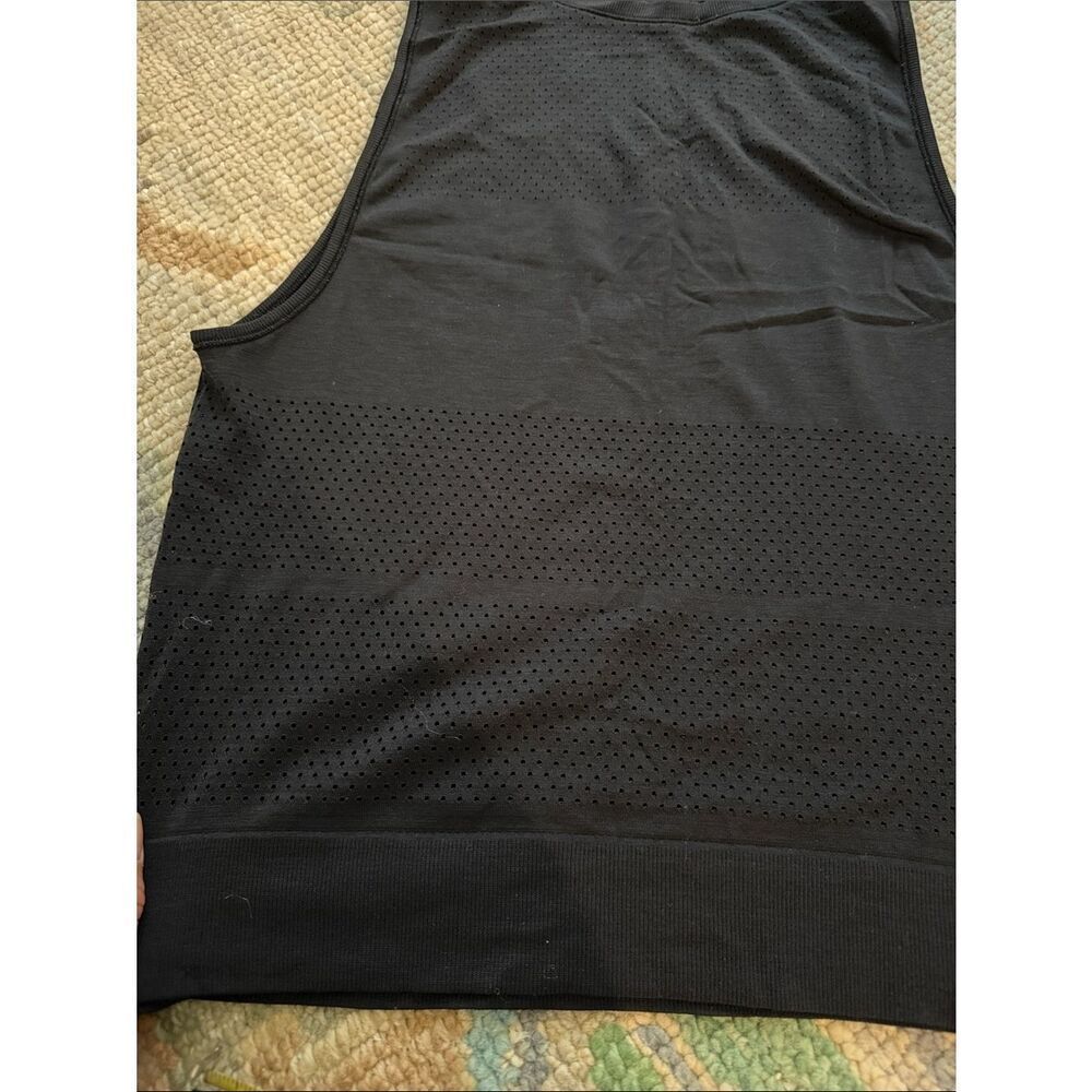 Muscle tank - Picture 2 of 5